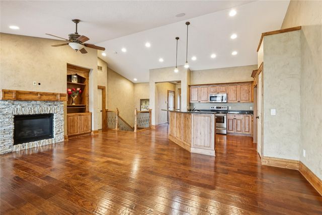 1128 Glen Oaks Drive, West Des Moines, IA 50266