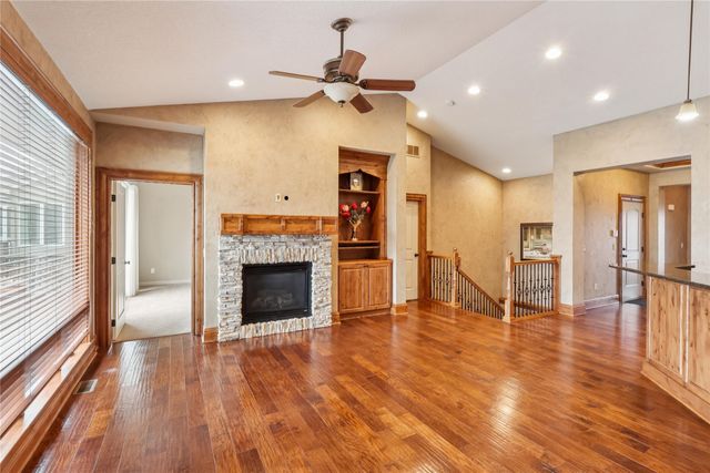 1128 Glen Oaks Drive, West Des Moines, IA 50266