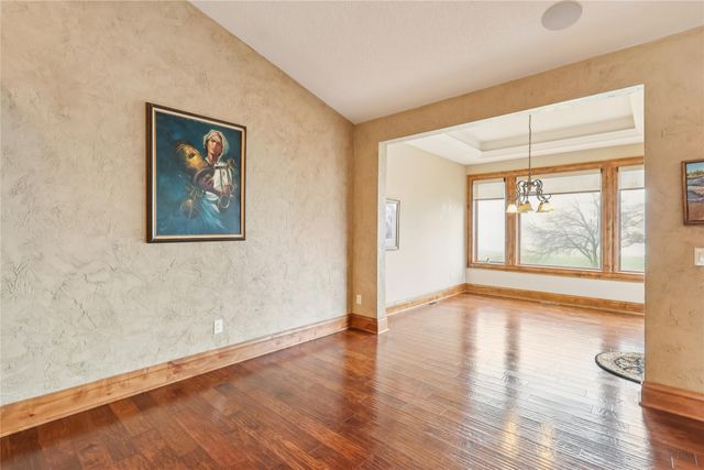 1128 Glen Oaks Drive, West Des Moines, IA 50266