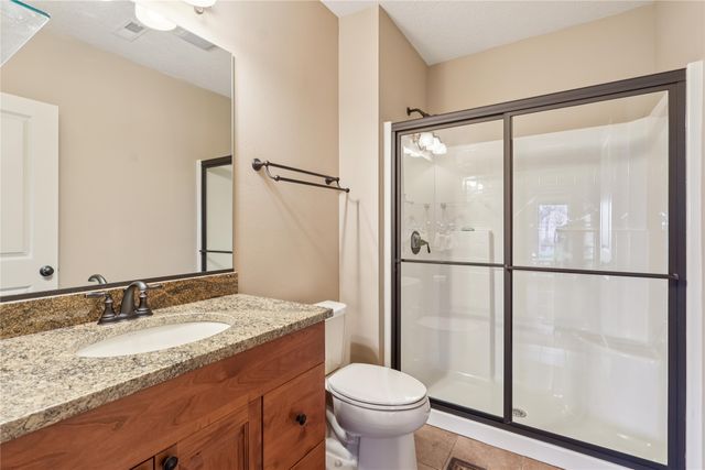 1128 Glen Oaks Drive, West Des Moines, IA 50266