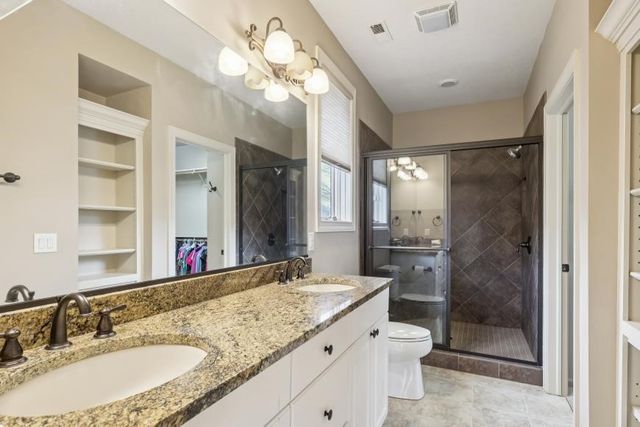 1128 Glen Oaks Drive, West Des Moines, IA 50266