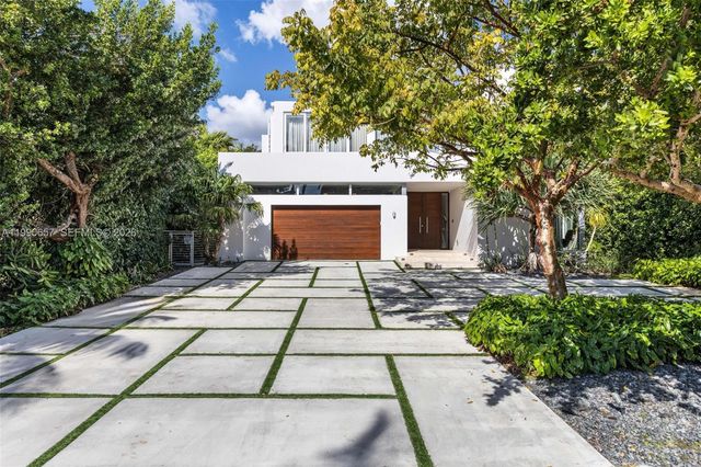 410 Golden Beach Dr, Golden Beach, FL 33160