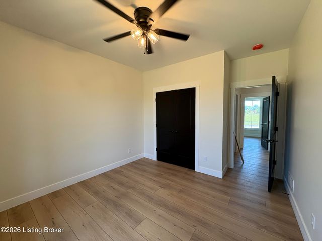 243 Sweet Grass Ct, Hodgenville, KY 42748