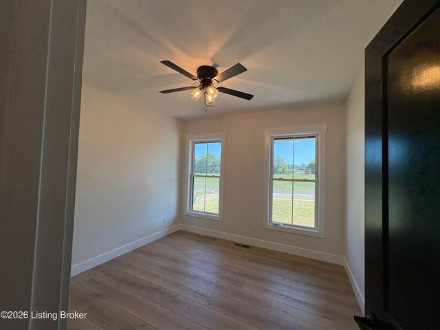 243 Sweet Grass Ct, Hodgenville, KY 42748