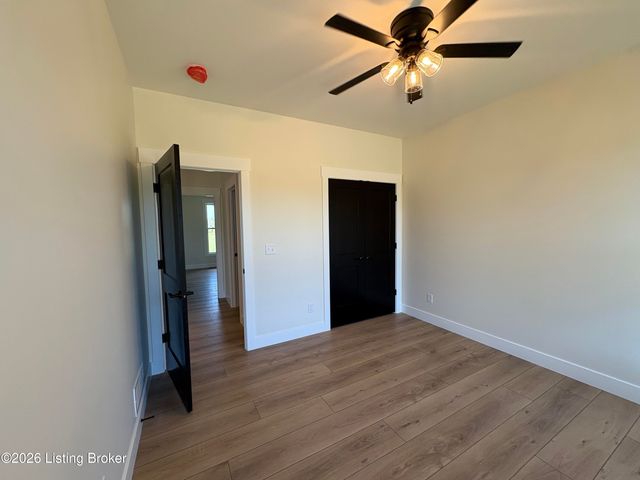 243 Sweet Grass Ct, Hodgenville, KY 42748