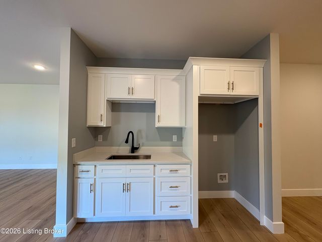 243 Sweet Grass Ct, Hodgenville, KY 42748