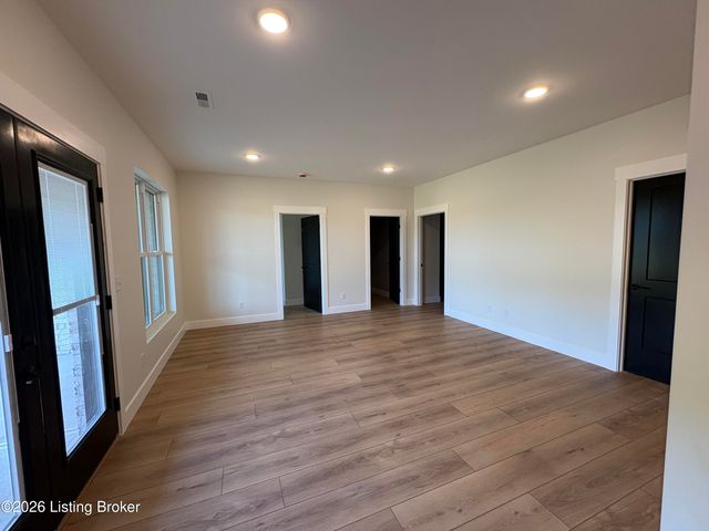 243 Sweet Grass Ct, Hodgenville, KY 42748
