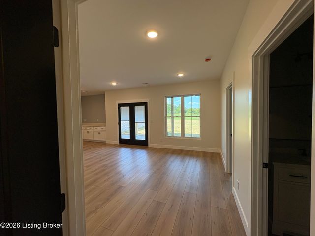 243 Sweet Grass Ct, Hodgenville, KY 42748