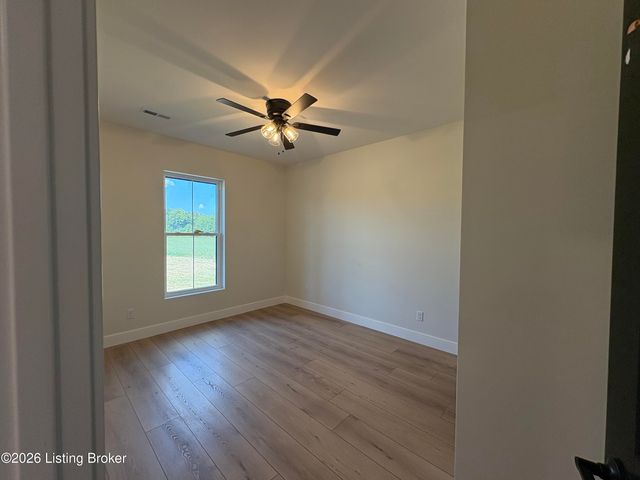243 Sweet Grass Ct, Hodgenville, KY 42748