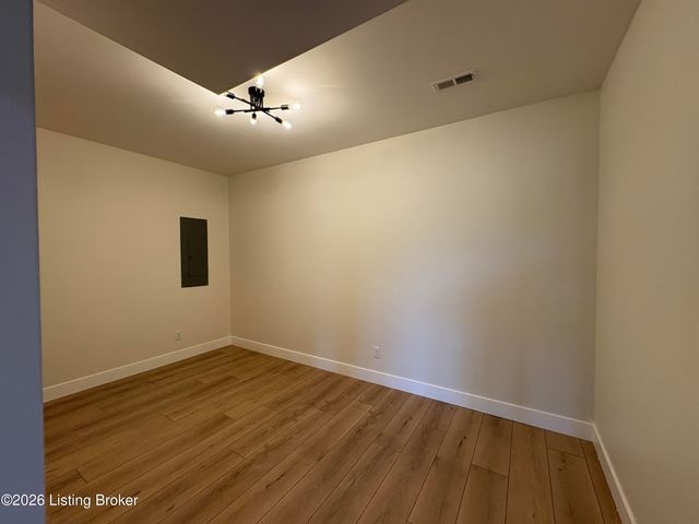 243 Sweet Grass Ct, Hodgenville, KY 42748