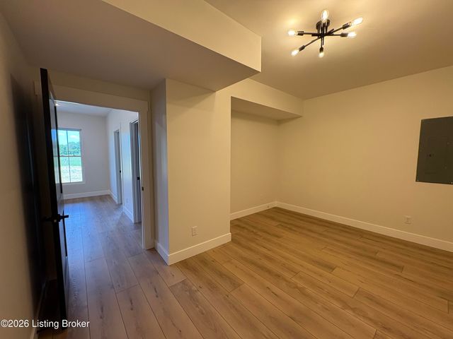 243 Sweet Grass Ct, Hodgenville, KY 42748