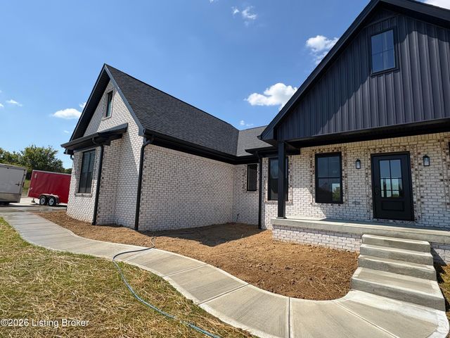 243 Sweet Grass Ct, Hodgenville, KY 42748