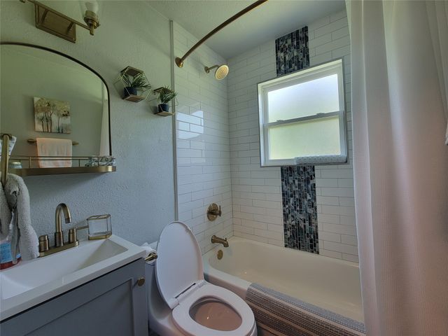 6601 Six J Court, Granbury, TX 76049
