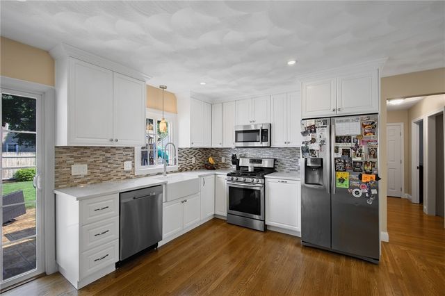 10 Willington Road, Pawtucket, RI 02861