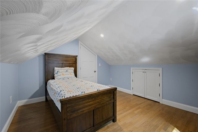 10 Willington Road, Pawtucket, RI 02861