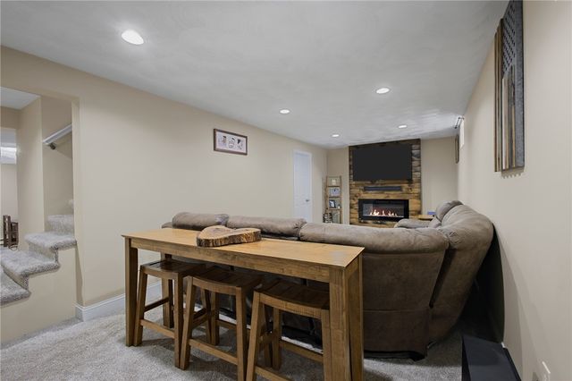 10 Willington Road, Pawtucket, RI 02861