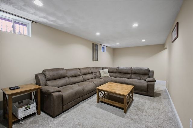 10 Willington Road, Pawtucket, RI 02861