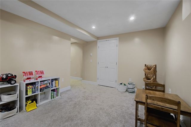 10 Willington Road, Pawtucket, RI 02861