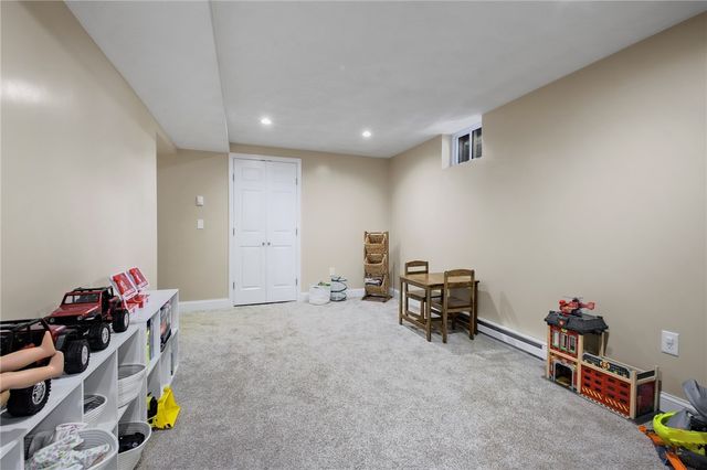 10 Willington Road, Pawtucket, RI 02861