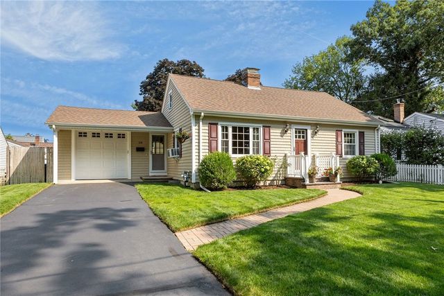 10 Willington Road, Pawtucket, RI 02861