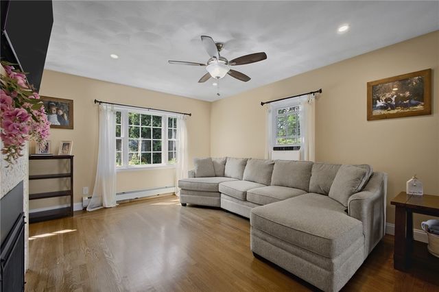 10 Willington Road, Pawtucket, RI 02861