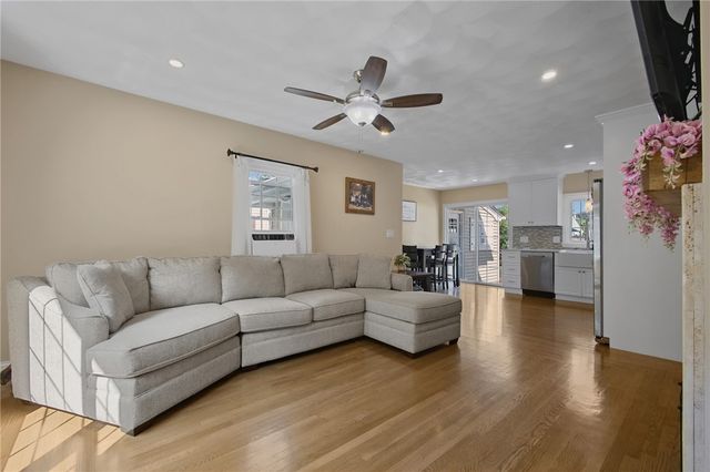 10 Willington Road, Pawtucket, RI 02861