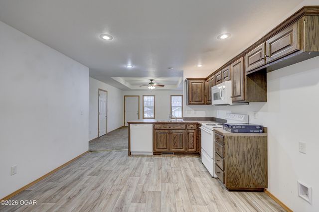 609 S Arch Street, Carterville, MO 64835