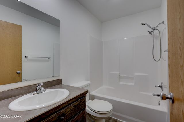 609 S Arch Street, Carterville, MO 64835