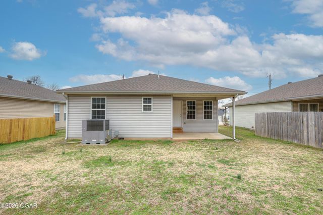 609 S Arch Street, Carterville, MO 64835