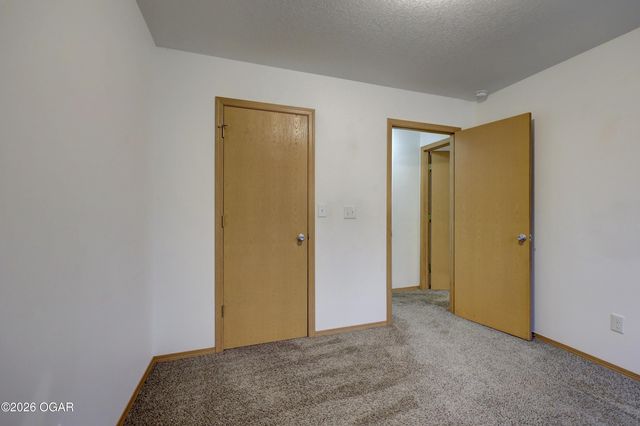 609 S Arch Street, Carterville, MO 64835