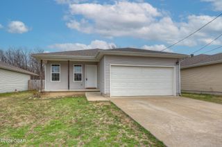 609 S Arch Street, Carterville, MO 64835