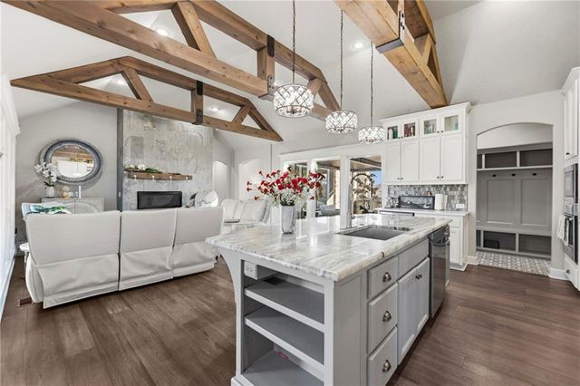 11512 S Iowa Street, Olathe, KS 66061