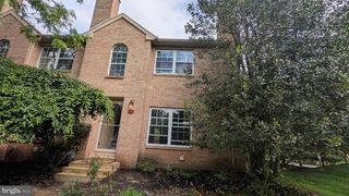16 RAMPART #16, Chesterbrook, PA 19087