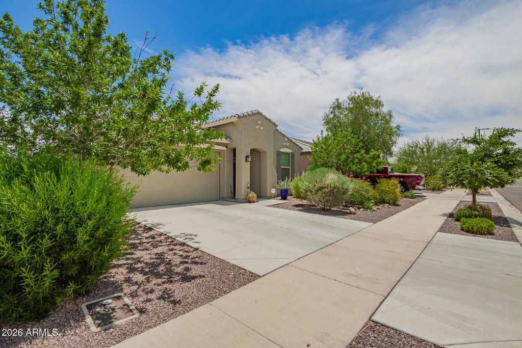 18653 W MESCAL Street, Surprise, AZ 85388 — photo 3