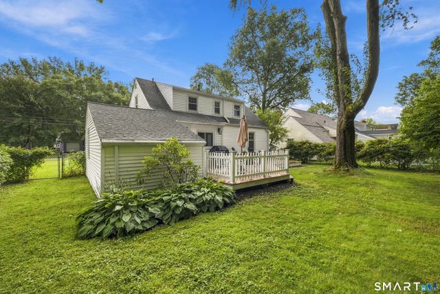 11 Farnham Road, West Hartford, CT 06119