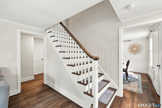 11 Farnham Road, West Hartford, CT 06119