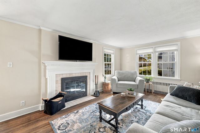 11 Farnham Road, West Hartford, CT 06119