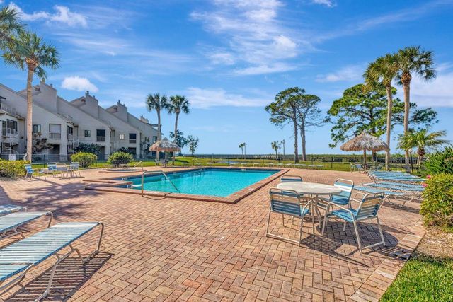 341 WINDRUSH LOOP 341, Tarpon Springs, FL 34689