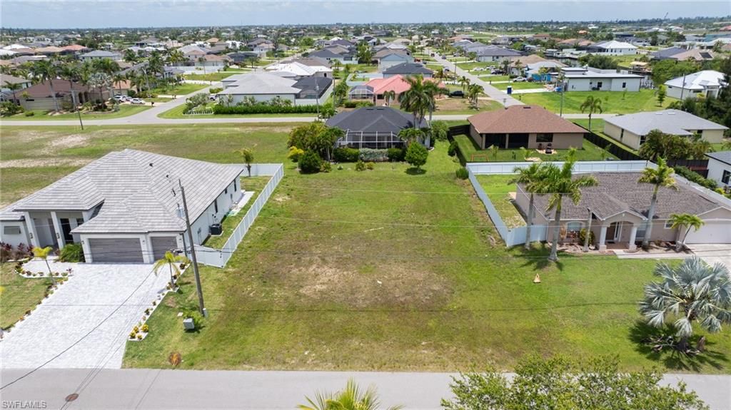 105 NW 35th PL, Cape Coral, FL 33993