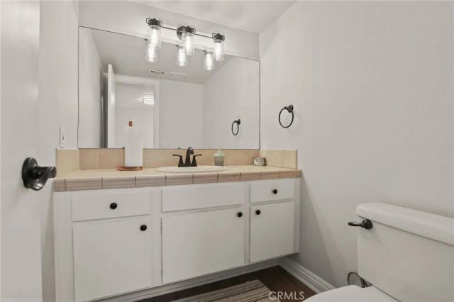 412 Burchett 17, Glendale, CA 91203