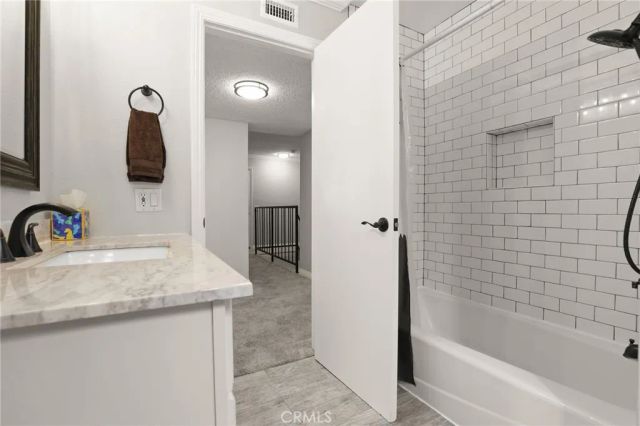 412 Burchett 17, Glendale, CA 91203