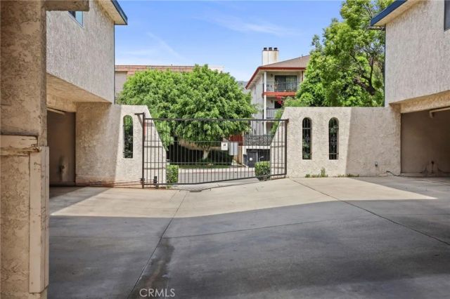 412 Burchett 17, Glendale, CA 91203
