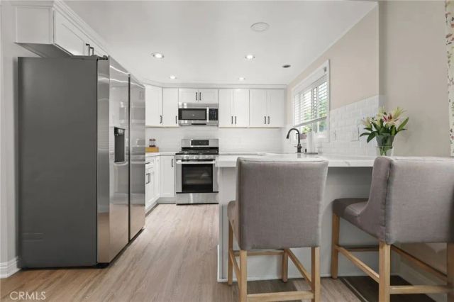 412 Burchett 17, Glendale, CA 91203