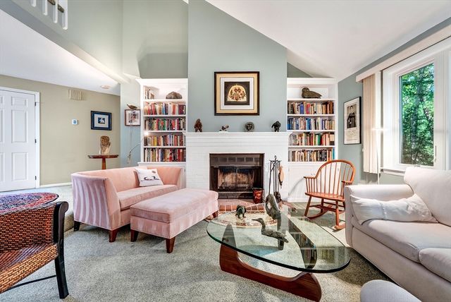 8 Pilgrim Drive A, Westford, MA 01886