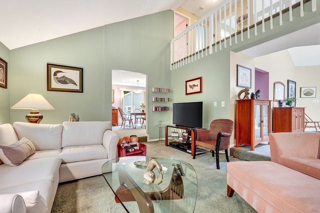 8 Pilgrim Drive A, Westford, MA 01886