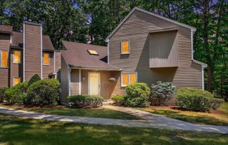 8 Pilgrim Drive A, Westford, MA 01886