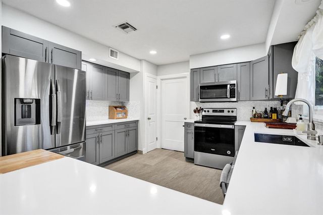 201 SE 24 Avenue, Boynton Beach, FL 33435