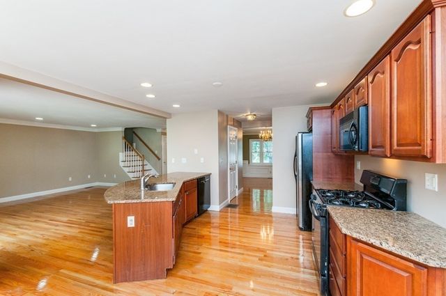 232 Pearl 232, Newton, MA 02458