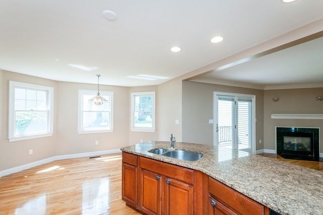 232 Pearl 232, Newton, MA 02458