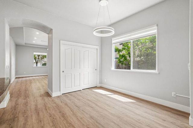 10236 Jenny Lynn Way, Elk Grove, CA 95757